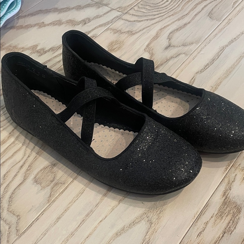 Sparkly Black  girls  Shoes flats like new size 4